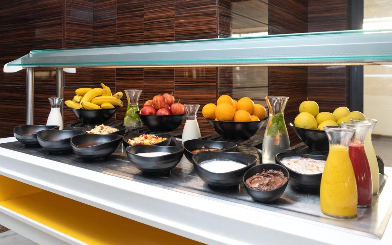 Radisson Hotel Sfax Ngoại thất bức ảnh A salad bar