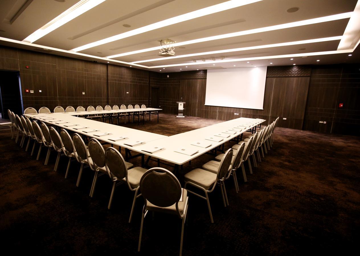 Radisson Hotel Sfax Ngoại thất bức ảnh A meeting room