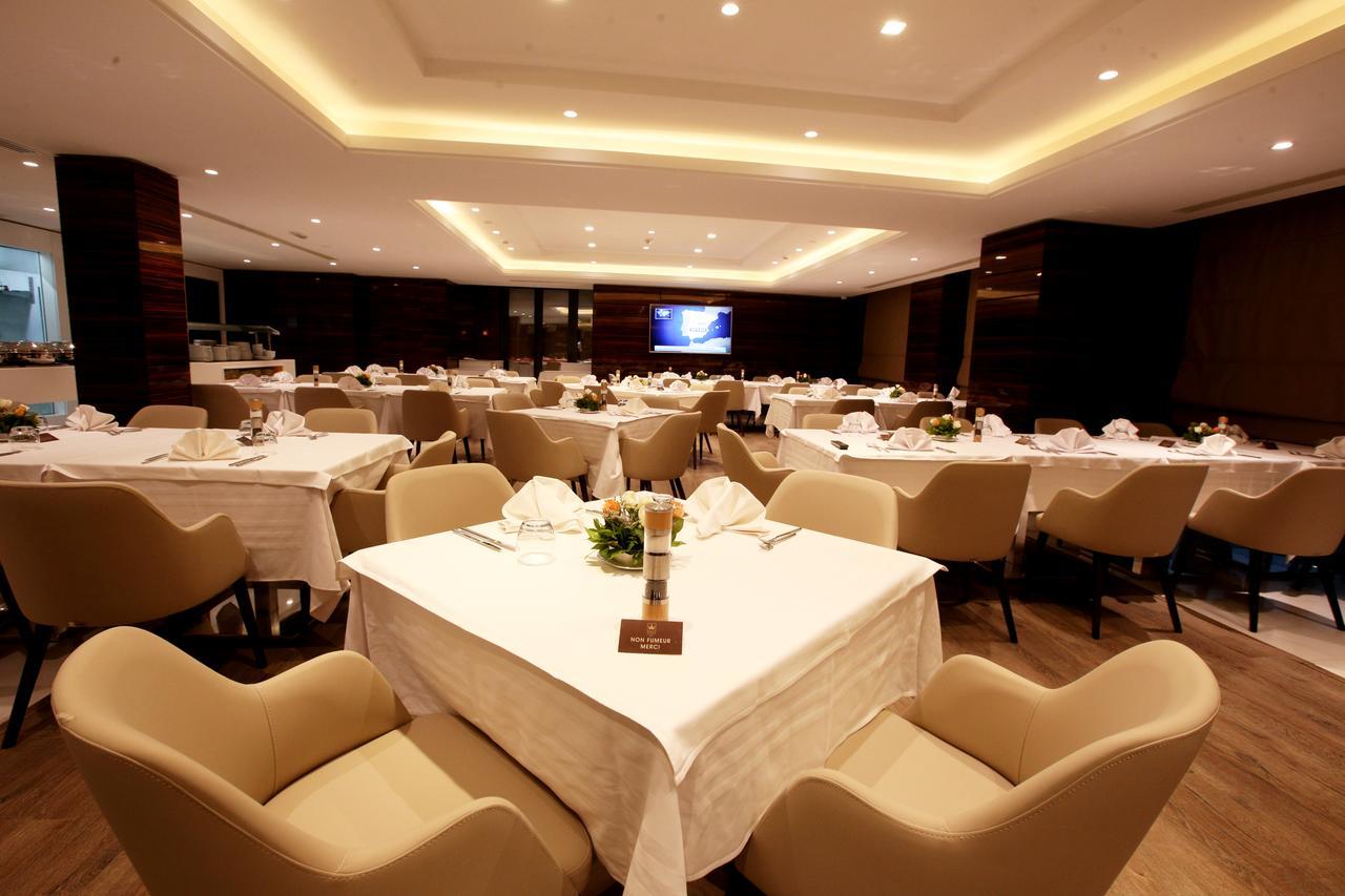 Radisson Hotel Sfax Ngoại thất bức ảnh The Royal Lounge at Tan Son Nhat International Airport