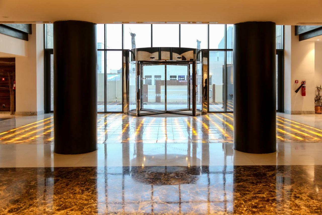 Radisson Hotel Sfax Ngoại thất bức ảnh Entrance to the hotel